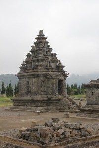 and the main temple in the Candi Arjuna complex