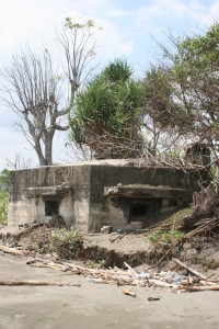 also, near the fort, the coast is protected by concrete bunkers, no doubt more recent than the fort itself