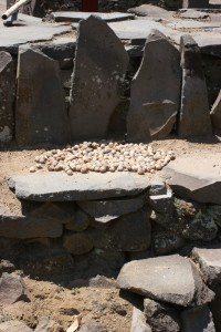 stone altar, used to dry fruits, in Tololelo