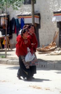 two women shopping in Gyantse