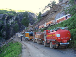 first convoy negotiating a bend near Manali (courtesy Gijs Remmelts)