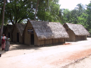 Manalamedu village, shelters