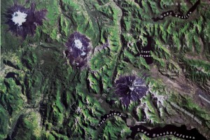 satellite image of the three volcanos, lined up (Lanin to the right, Quetrupilan in the middle, Villarica to the left)