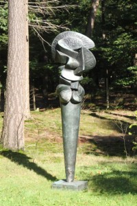 Sorel Etrog: Complexes of a Young Lady (metal, 1960-1962) in the sculpture garden