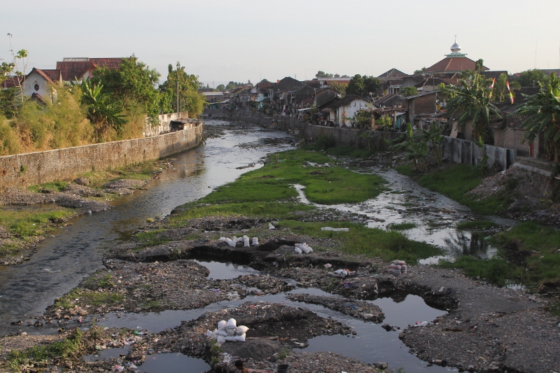 the river flowing through Yogyakarta