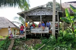 pavilion from where the village can follow what happens at the boat landing area