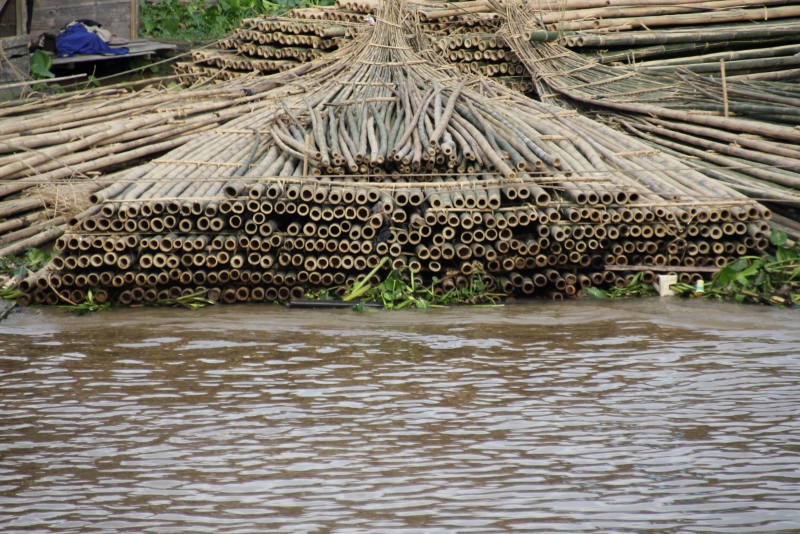 bamboo is big business, too, in Banjamarsin