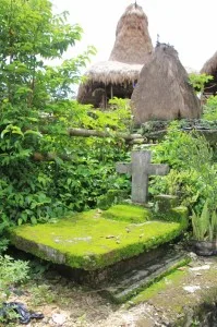 tomb with a cross in Kampung Waitabara
