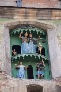 the moving mechanism of the clock, showing different characters