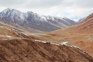 another view of the pass, totally desolate landscape