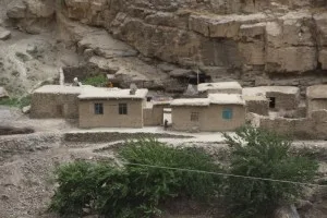grey-brown coloured, mud-brick houses