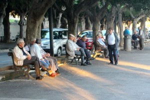 the men of Noto, gathering towards the evening