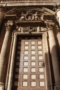 a door, also in Ortygia